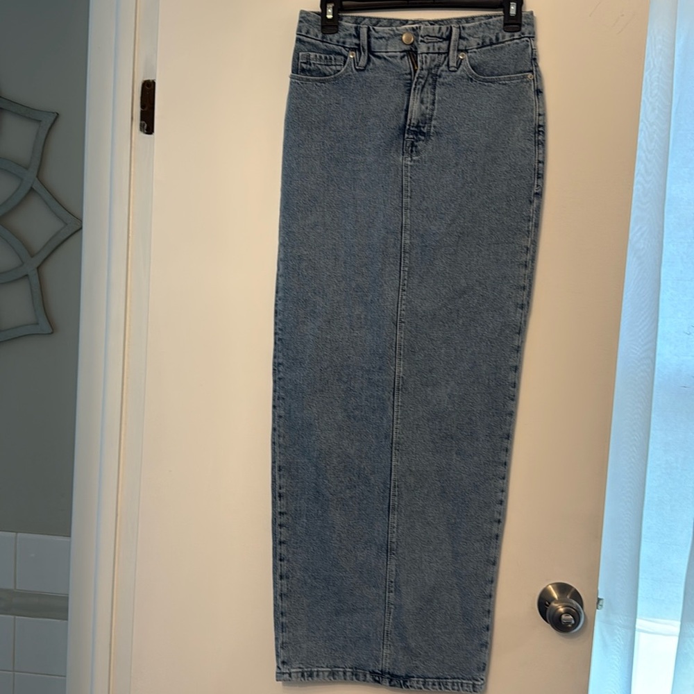 Good American Skirt Women's Sz 0/25 Maxi Tube Denim Back Pockets and Zipper Slit